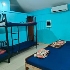 Beach Samaira Guest House, hotel i Colva