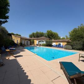 Mas provençal pour 6 personnes avec piscine Conciergerie MAURIN
