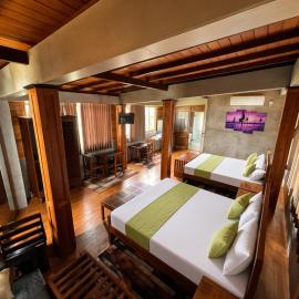 Lak Villa