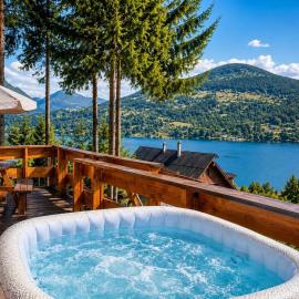 Lake Retreat Colibita, hotel i Colibiţa
