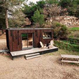 Regagnas - Parcel Tiny House - Tiny House proche de Marseille au cœur d'une chèvrerie MAE-8111, hotel in Trets
