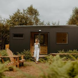 Horsheim - Parcel Tiny House - Tiny House au coeur de la nature Bretonne près de Quimperlé MAE-9173, hotel en Guiscriff