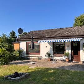 Groß Wittensee - Ferienhaus mit Seezugang und priv Bootssteg 1x über die Straße