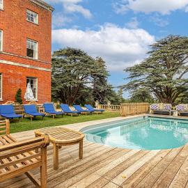 Wilde Cedar with swimming pool