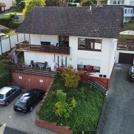 Ferienhaus Zur Edertalsperre, khách sạn ở Hồ Edersee