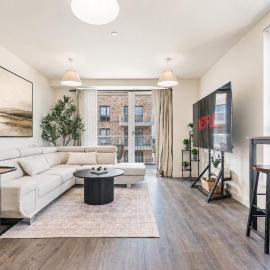 Luxury 2Bed, Sleeps 6, Balcony, Near Wembley, hotel di Hatch End