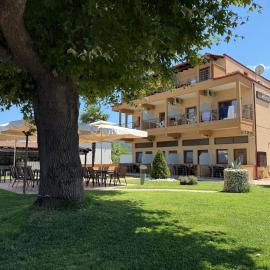 Villa Helios, viešbutis mieste Stavras