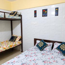 Bed And Breakfast At Pushpanjali Phase 2 ,Ovale ,Ghodbunder Road Thane West, hotel in Thane