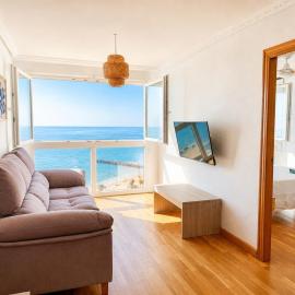 Sea views and free parking by the beach, Hotel in El Puig