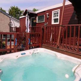 Cosy Cabin with Hot Tub & Sauna in East Wemyss