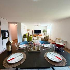 Chez Leny, hotel in Monthey