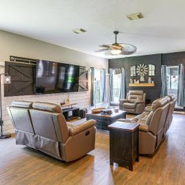Games & Yard! Family Home Near Kemah Boardwalk