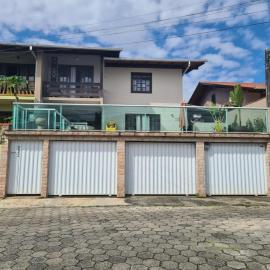Casa com Piscina, Suíte, 3 Quartos,1 WC e1 Lavabo, מלון בבלומנאו