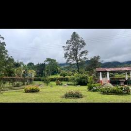 Hacienda bella cristal、ササイマのホテル