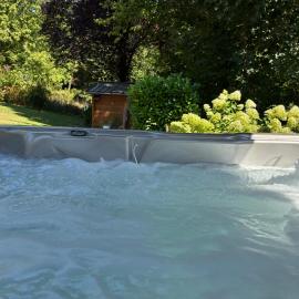 L'Entre 2 - Jacuzzi privé -Sauna-Balnéo, hotel i Amay