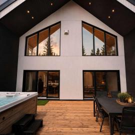 Famylia Spa Billard Foyer Dart Babyfoot, готель у місті Valcartier Station