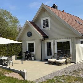 Family-friendly house near Mandal, 3 bedrooms
