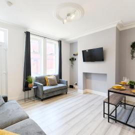 Refurbished 3 Bedroom House near Leeds City Centre