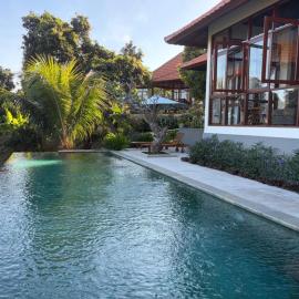Tenang Saja Villa Suatu Hari