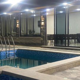 Monis house، فندق في Kotaykʼ