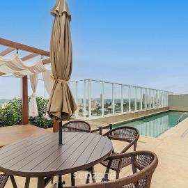 Apto. em Cond. c/ Piscina e Vista Cid. KSP1003