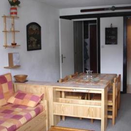 Résidence Les Mélèzes - 2 Pièces 4 Personnes MAE-8740, hotel em Champsella