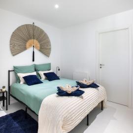Le 13 -Idéal Pros -Altkirch Hypercentre -Gare 10 min à pied -Fibre Haut Débit -38 m2 -Chambre Séparée -Coin salon- Cuisine Équipée- Lave-Linge- Arrivée Autonome- Entrée Indépendante- Rez-de-Chaussée- Sundgau, Hotel in Altkirch