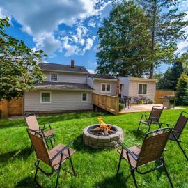 Spacious 5BR Beach Home, Cove Beach, Game Room & Yard
