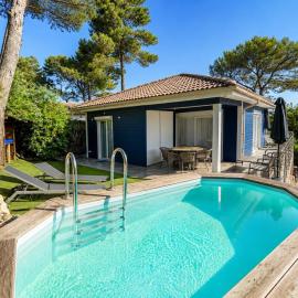 Villa climatisée avec piscine privée proche Saint-Tropez, hotel em Gassin