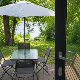 Tiny house nad rzeką, khách sạn ở Sambory