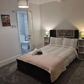 private room with ensuite to yourself 15 minutes to Durham uni, hotel a Bowburn