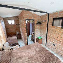 Comfortable villas Leopita for relaxing near the river 1，位于洛哈的酒店