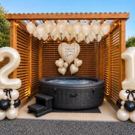 Private Hot Tub - Covered Garden Retreat - Entire House - Free Parking