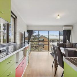 Alpine Mountain View 21 - Jindabyne, Ski Fields & Mountain Bike Riding, Hotel in Jindabyne