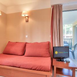 Résidence Les Grands Pins - maeva Home - Appartement 2 pièces 5 personnes - Sélection MAE-2171 – hotel w mieście Maubuisson