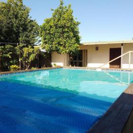 El Refugio, hotel i Mercedes