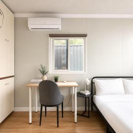 Courtyard Room with Private Ensuite Bathroom & AirCon at Guildford
