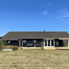Gorgeous Home In Rudkøbing With Sauna, hotell i Spodsbjerg