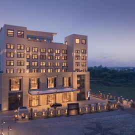 Essentia Luxury Hotel and Convention, Nagpur, מלון בנאגפור