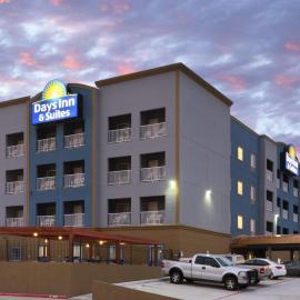 Days Inn & Suites by Wyndham Galveston West/Seawall โรงแรมในกาลเวสตัน