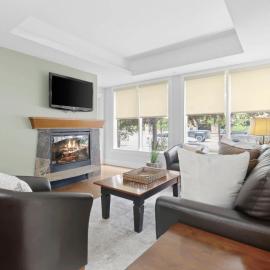 Mountain Bliss Spacious 2BR with Pool and Hot Tub