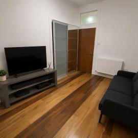 5 Bed, Free Parking, Near City Centre