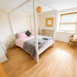 앰루크에 위치한 호텔 Cartref 2 Double Bed Apartment Nebo Dogs Welcome