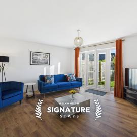 Desert Orchid by Signature Stays - Racecourse - Parking - 5-Bed, Hotel in Cheltenham