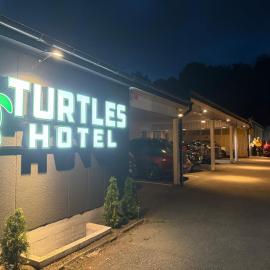 Turtles Hotel, hotel u gradu Engelholm