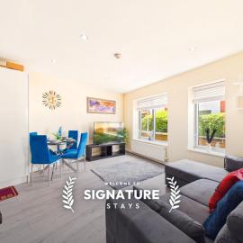 NEW Stylish Watford Stay By Signature Stays - Sleeps 5