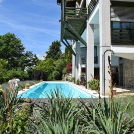 Exklusive Wohneinheit mit Panoramablick und Pool