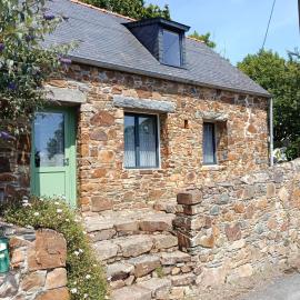 Charmante petite maison de pêcheur - Proche Ile de Bréhat et GR34, Hotel in Lézardrieux