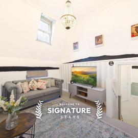 NEW High Street by Signature Stays - 2 Bedroom - Modern, hotell sihtkohas Halstead