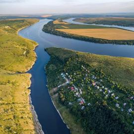 Будинок подобово на березі Дністра біля с Баговиця, Hotel in Makarovka